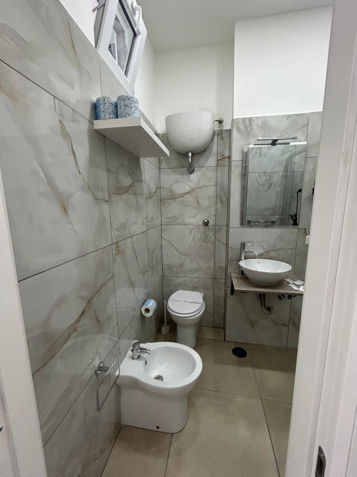 Enjoy Rooms Νάπολη Εξωτερικό φωτογραφία